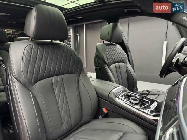 Черный БМВ X7, объемом двигателя 4.4 л и пробегом 33 тыс. км за 91900 $, фото 53 на Automoto.ua