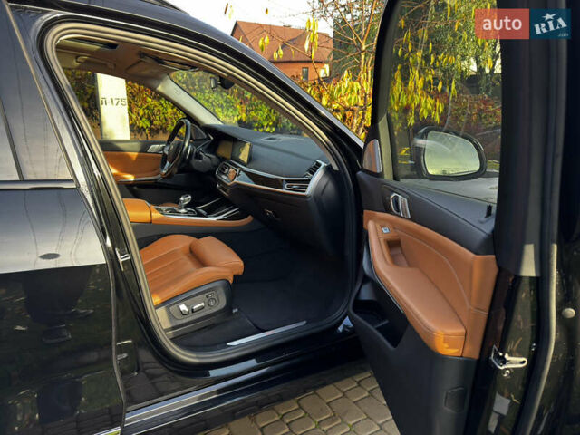 Черный БМВ X7, объемом двигателя 3 л и пробегом 106 тыс. км за 64000 $, фото 13 на Automoto.ua