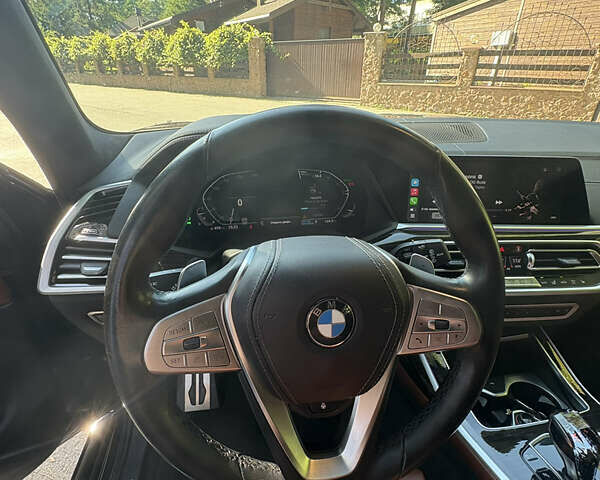 Черный БМВ X7, объемом двигателя 3 л и пробегом 120 тыс. км за 63500 $, фото 10 на Automoto.ua