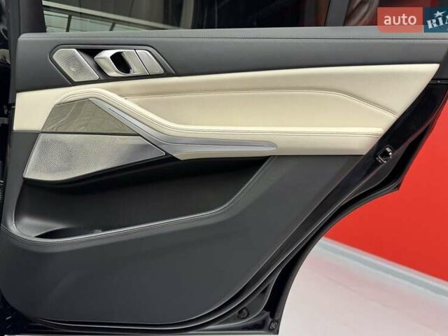 Черный БМВ X7, объемом двигателя 4.4 л и пробегом 88 тыс. км за 82900 $, фото 45 на Automoto.ua