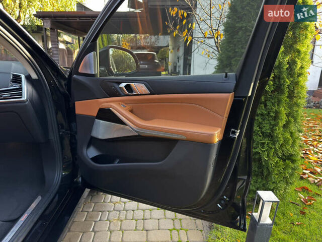 Черный БМВ X7, объемом двигателя 3 л и пробегом 106 тыс. км за 64000 $, фото 11 на Automoto.ua