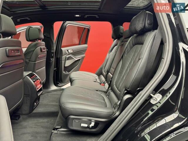Черный БМВ X7, объемом двигателя 4.4 л и пробегом 33 тыс. км за 91900 $, фото 36 на Automoto.ua