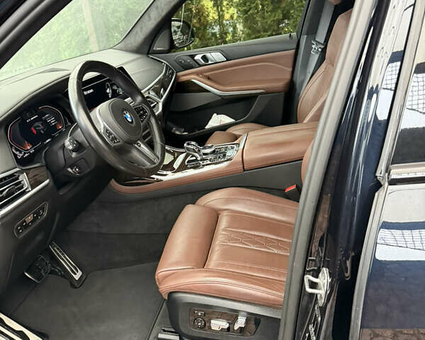 Черный БМВ X7, объемом двигателя 2.99 л и пробегом 60 тыс. км за 94500 $, фото 15 на Automoto.ua