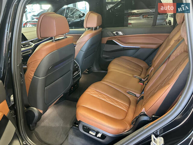 Черный БМВ X7, объемом двигателя 2.99 л и пробегом 37 тыс. км за 87000 $, фото 48 на Automoto.ua