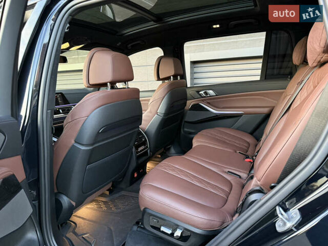 Черный БМВ X7, объемом двигателя 2.99 л и пробегом 87 тыс. км за 88500 $, фото 12 на Automoto.ua
