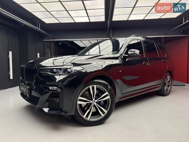Черный БМВ X7, объемом двигателя 4.4 л и пробегом 33 тыс. км за 91900 $, фото 4 на Automoto.ua