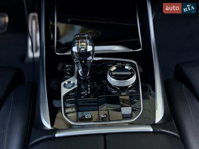Черный БМВ X7, объемом двигателя 2.99 л и пробегом 117 тыс. км за 75950 $, фото 78 на Automoto.ua