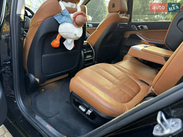 Черный БМВ X7, объемом двигателя 3 л и пробегом 106 тыс. км за 64000 $, фото 8 на Automoto.ua