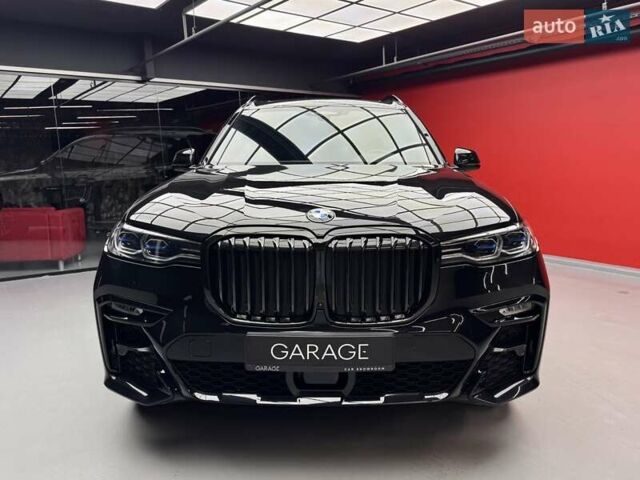 Черный БМВ X7, объемом двигателя 4.4 л и пробегом 33 тыс. км за 91900 $, фото 2 на Automoto.ua
