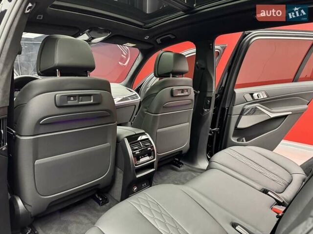 Черный БМВ X7, объемом двигателя 4.4 л и пробегом 33 тыс. км за 91900 $, фото 39 на Automoto.ua
