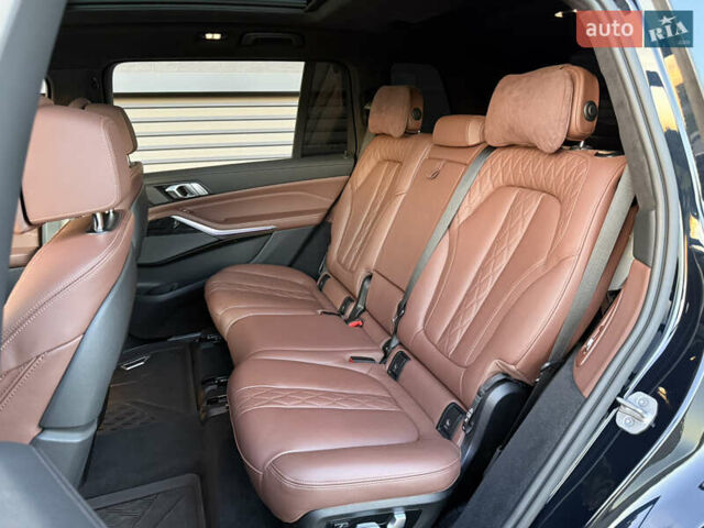 Черный БМВ X7, объемом двигателя 2.99 л и пробегом 87 тыс. км за 88500 $, фото 13 на Automoto.ua