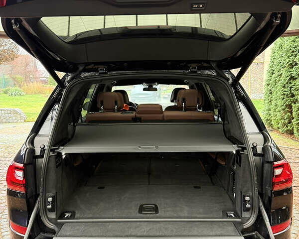 Черный БМВ X7, объемом двигателя 2.99 л и пробегом 60 тыс. км за 94500 $, фото 23 на Automoto.ua