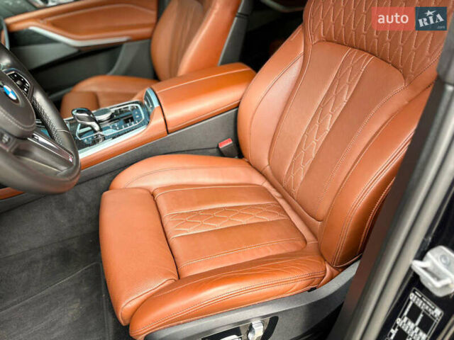 Черный БМВ X7, объемом двигателя 2.99 л и пробегом 102 тыс. км за 82800 $, фото 28 на Automoto.ua