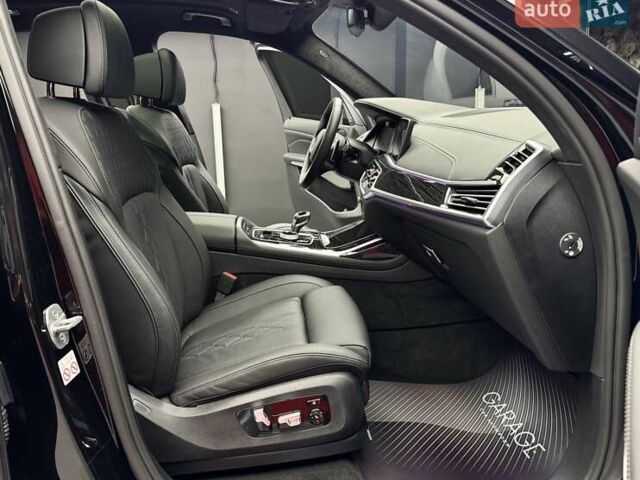 Черный БМВ X7, объемом двигателя 4.4 л и пробегом 33 тыс. км за 91900 $, фото 52 на Automoto.ua