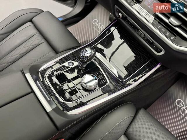 Черный БМВ X7, объемом двигателя 4.4 л и пробегом 33 тыс. км за 91900 $, фото 58 на Automoto.ua