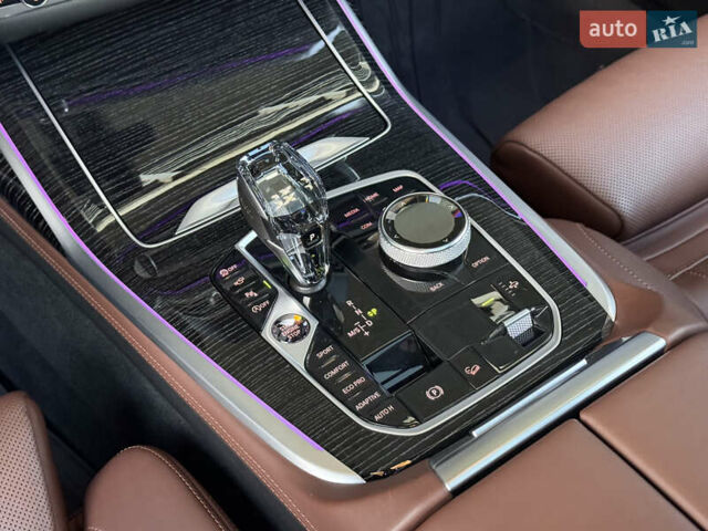 Черный БМВ X7, объемом двигателя 2.99 л и пробегом 87 тыс. км за 88500 $, фото 24 на Automoto.ua