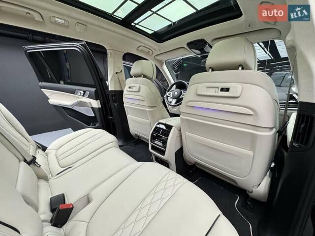 Черный БМВ X7, объемом двигателя 4.4 л и пробегом 88 тыс. км за 82900 $, фото 50 на Automoto.ua