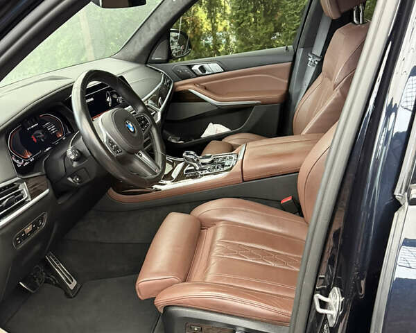 Черный БМВ X7, объемом двигателя 2.99 л и пробегом 60 тыс. км за 94500 $, фото 19 на Automoto.ua