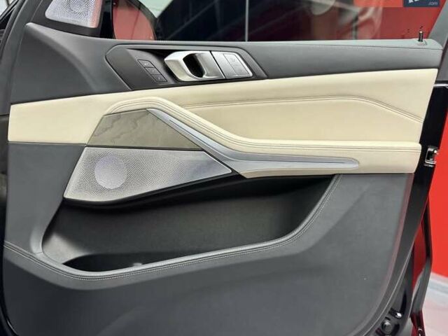 Черный БМВ X7, объемом двигателя 4.4 л и пробегом 88 тыс. км за 82900 $, фото 53 на Automoto.ua