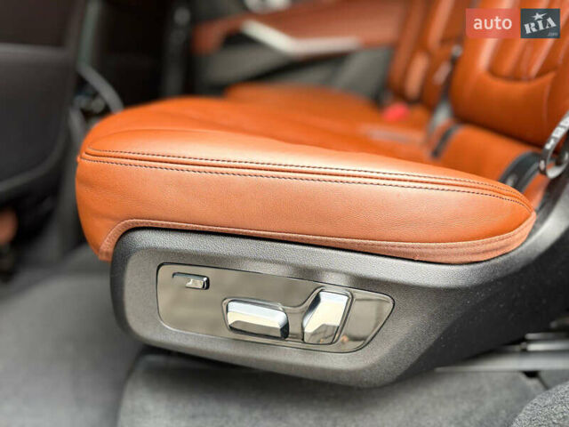 Черный БМВ X7, объемом двигателя 2.99 л и пробегом 102 тыс. км за 82800 $, фото 32 на Automoto.ua