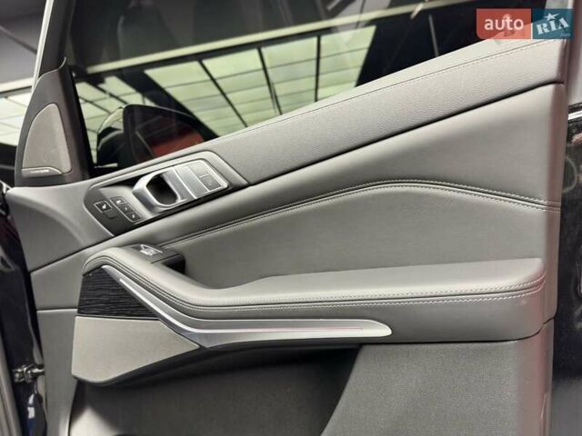 Черный БМВ X7, объемом двигателя 4.4 л и пробегом 33 тыс. км за 91900 $, фото 51 на Automoto.ua