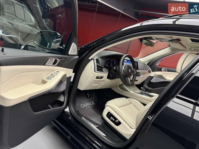 Черный БМВ X7, объемом двигателя 4.4 л и пробегом 88 тыс. км за 82900 $, фото 23 на Automoto.ua