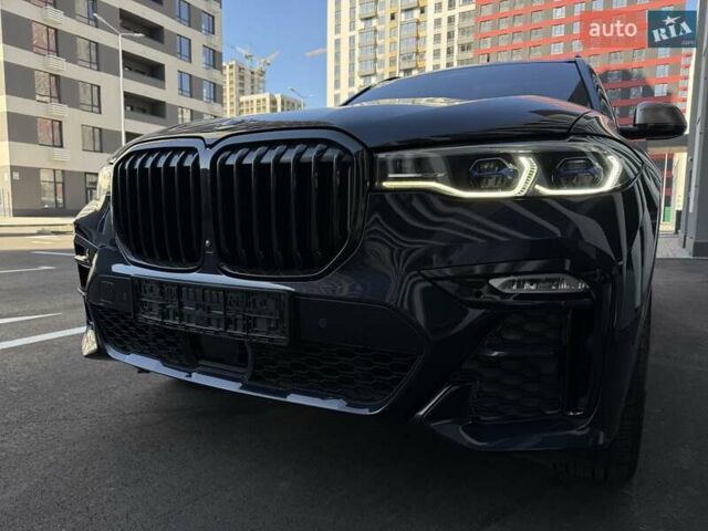 Черный БМВ X7, объемом двигателя 4.39 л и пробегом 182 тыс. км за 71000 $, фото 2 на Automoto.ua