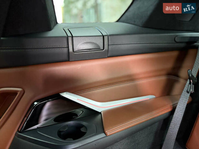Черный БМВ X7, объемом двигателя 2.99 л и пробегом 102 тыс. км за 82800 $, фото 35 на Automoto.ua