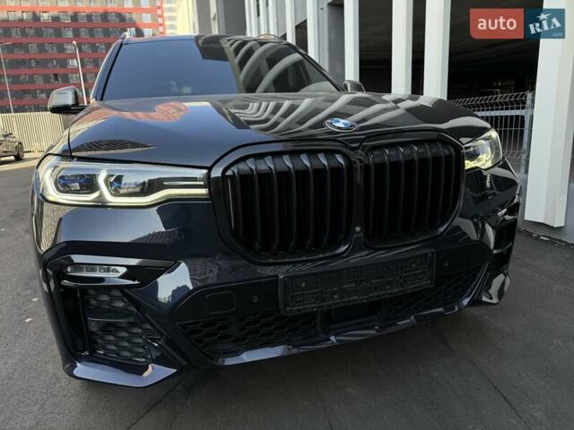Черный БМВ X7, объемом двигателя 4.39 л и пробегом 182 тыс. км за 71000 $, фото 1 на Automoto.ua