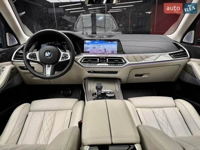 Черный БМВ X7, объемом двигателя 4.4 л и пробегом 88 тыс. км за 82900 $, фото 36 на Automoto.ua