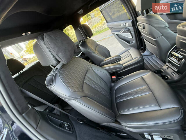 Черный БМВ X7, объемом двигателя 4.39 л и пробегом 29 тыс. км за 81500 $, фото 66 на Automoto.ua