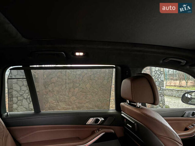 Черный БМВ X7, объемом двигателя 2.99 л и пробегом 60 тыс. км за 94500 $, фото 31 на Automoto.ua