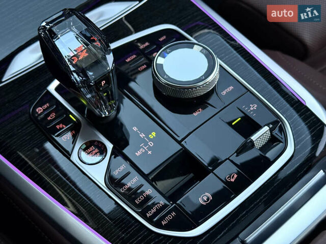 Черный БМВ X7, объемом двигателя 2.99 л и пробегом 87 тыс. км за 88500 $, фото 25 на Automoto.ua