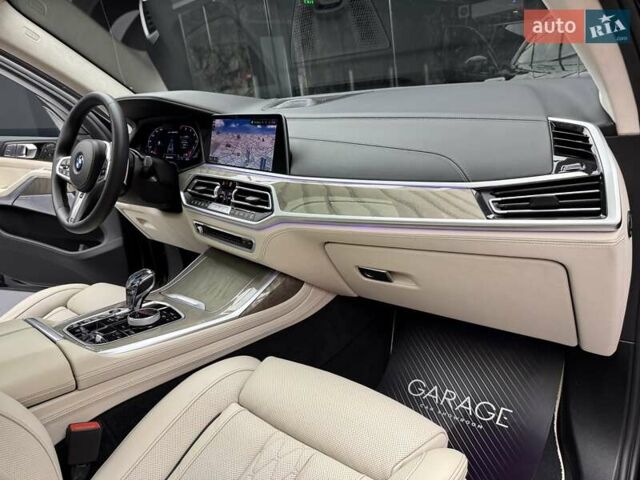 Черный БМВ X7, объемом двигателя 4.4 л и пробегом 88 тыс. км за 82900 $, фото 59 на Automoto.ua