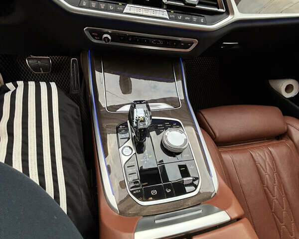 Чорний БМВ X7, об'ємом двигуна 3 л та пробігом 47 тис. км за 90000 $, фото 2 на Automoto.ua