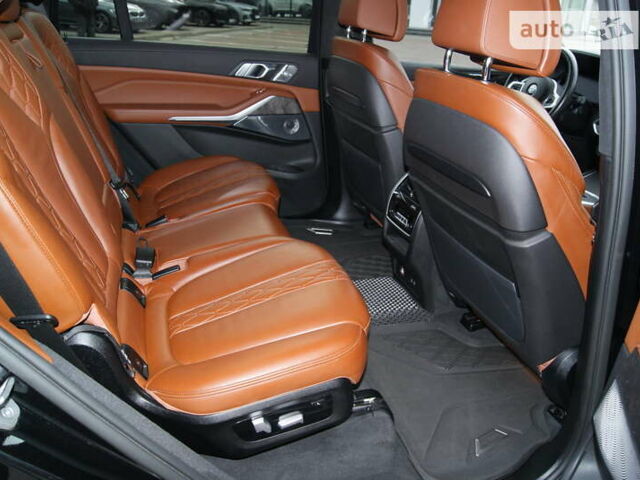 Черный БМВ X7, объемом двигателя 3 л и пробегом 76 тыс. км за 77500 $, фото 18 на Automoto.ua