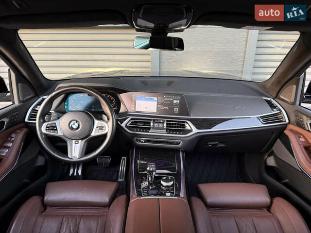 Черный БМВ X7, объемом двигателя 2.99 л и пробегом 87 тыс. км за 88500 $, фото 18 на Automoto.ua