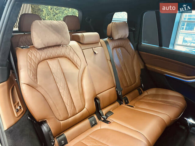 Черный БМВ X7, объемом двигателя 2.99 л и пробегом 37 тыс. км за 87000 $, фото 65 на Automoto.ua