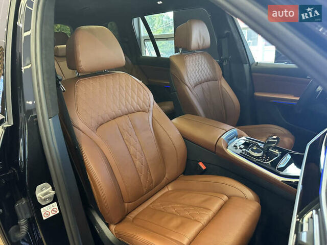 Черный БМВ X7, объемом двигателя 2.99 л и пробегом 37 тыс. км за 87000 $, фото 72 на Automoto.ua