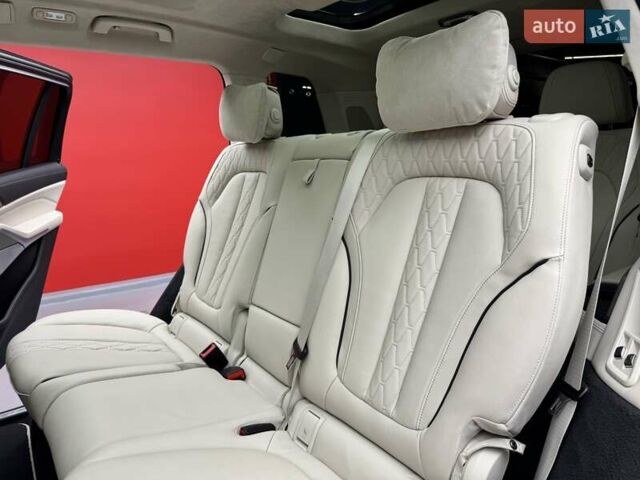 Черный БМВ X7, объемом двигателя 4.4 л и пробегом 88 тыс. км за 82900 $, фото 40 на Automoto.ua