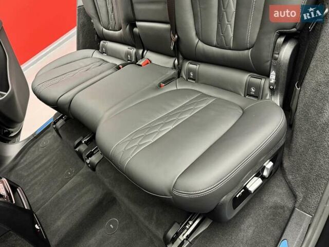Черный БМВ X7, объемом двигателя 4.4 л и пробегом 33 тыс. км за 91900 $, фото 38 на Automoto.ua