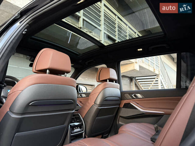 Черный БМВ X7, объемом двигателя 2.99 л и пробегом 87 тыс. км за 88500 $, фото 14 на Automoto.ua