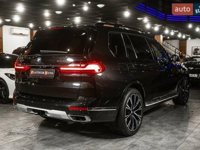 Черный БМВ X7, объемом двигателя 3 л и пробегом 65 тыс. км за 79900 $, фото 90 на Automoto.ua