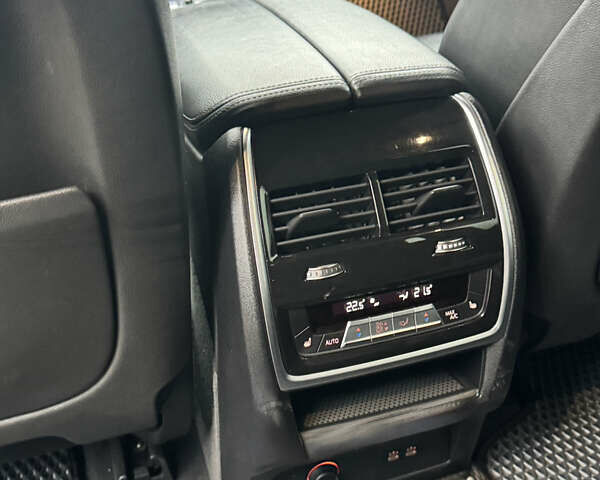 Черный БМВ X7, объемом двигателя 2.99 л и пробегом 110 тыс. км за 80000 $, фото 11 на Automoto.ua