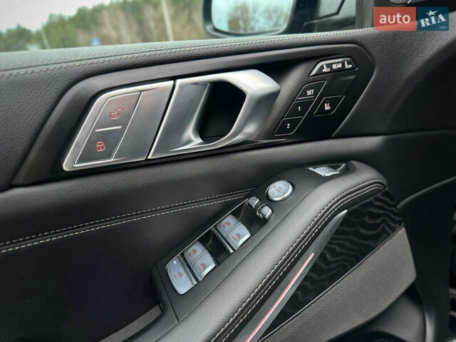 Черный БМВ X7, объемом двигателя 2.99 л и пробегом 41 тыс. км за 89900 $, фото 47 на Automoto.ua