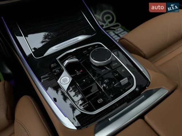 Черный БМВ X7, объемом двигателя 2.99 л и пробегом 43 тыс. км за 119000 $, фото 54 на Automoto.ua