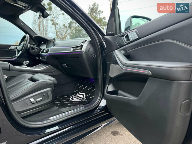 Черный БМВ X7, объемом двигателя 2.99 л и пробегом 41 тыс. км за 89900 $, фото 70 на Automoto.ua