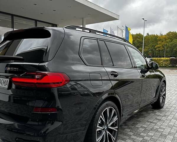 Черный БМВ X7, объемом двигателя 4.39 л и пробегом 98 тыс. км за 133000 $, фото 5 на Automoto.ua