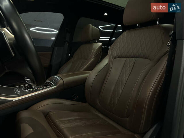 Черный БМВ X7, объемом двигателя 3 л и пробегом 96 тыс. км за 99999 $, фото 30 на Automoto.ua