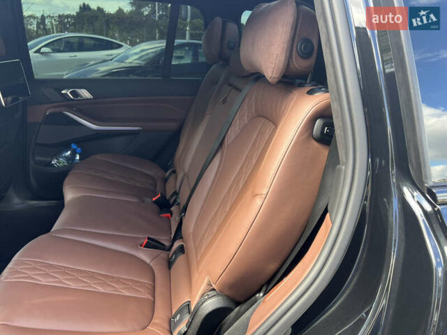 Черный БМВ X7, объемом двигателя 4.39 л и пробегом 25 тыс. км за 105000 $, фото 21 на Automoto.ua